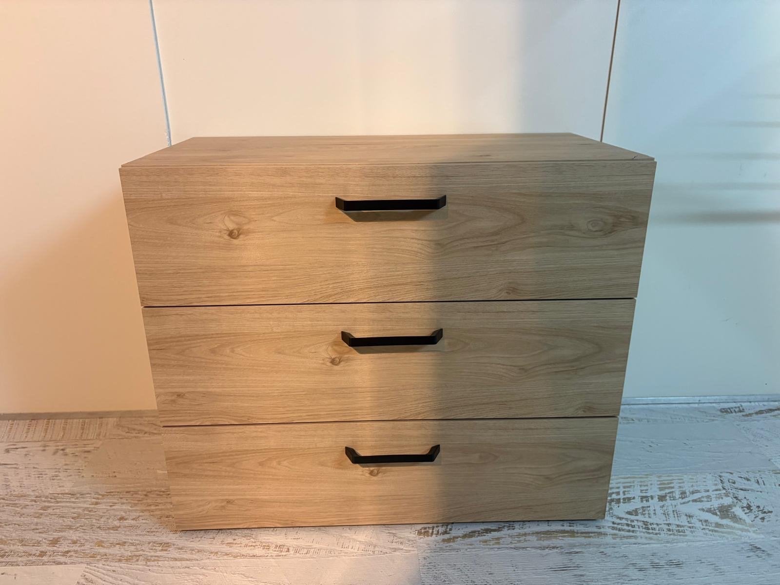 Ladekast nachtkastje met 3 laden - Houtlook, Ophalen, 50 tot 100 cm, Zo goed als nieuw, 3 of 4 laden