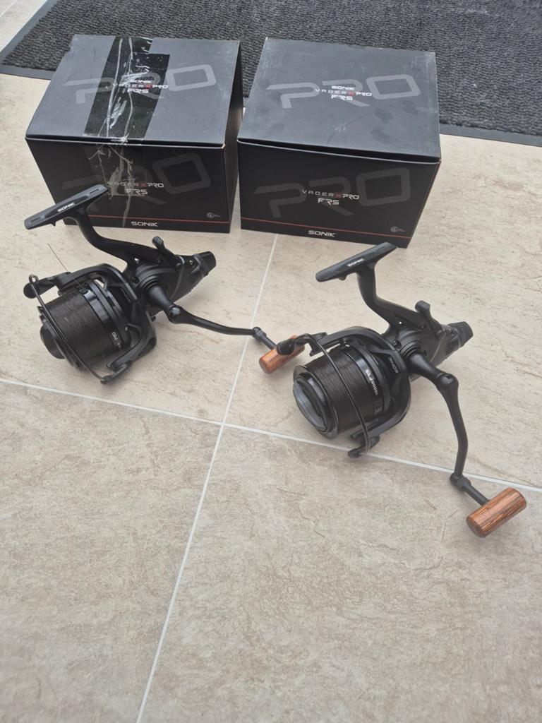 2 Sonik pro big pit karpermolens te koop, Watersport en Boten, Ophalen of Verzenden, Zo goed als nieuw, Molen