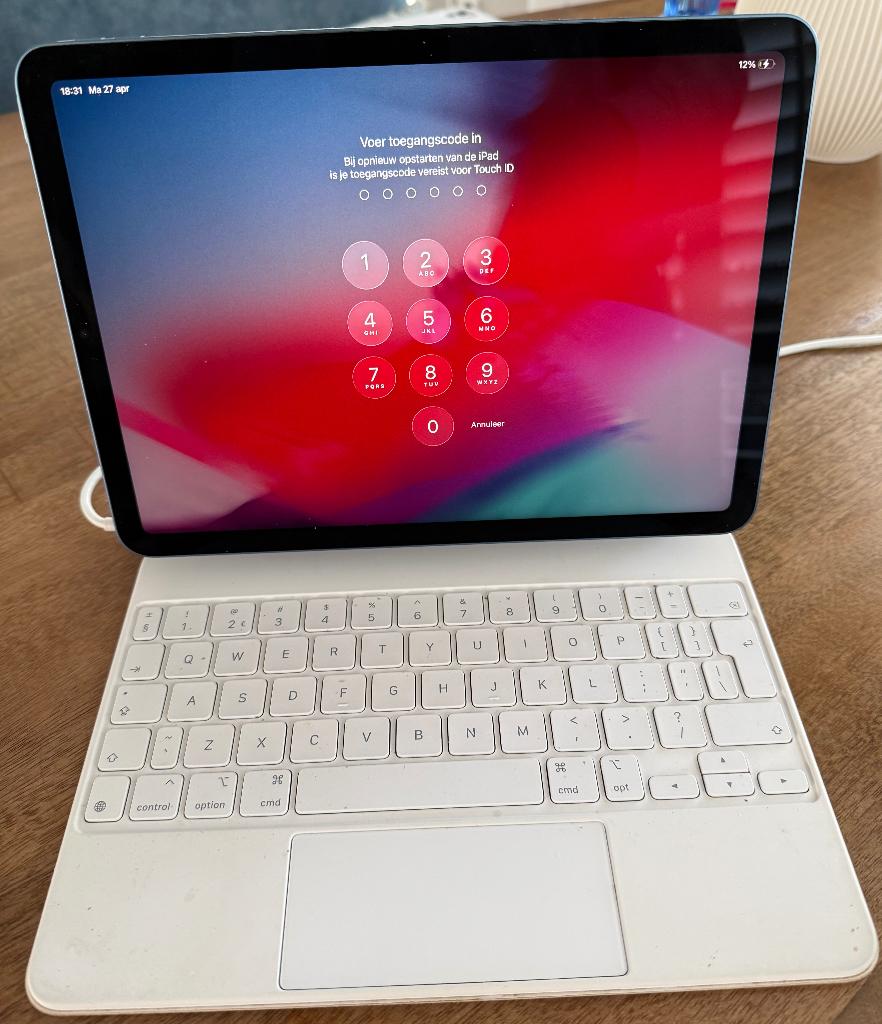 Apple iPad Air (5e generatie) 64GB + Magic Keyboard, Computers en Software, Apple iPads, Ophalen, Blauw, Apple iPad Air, 11 inch