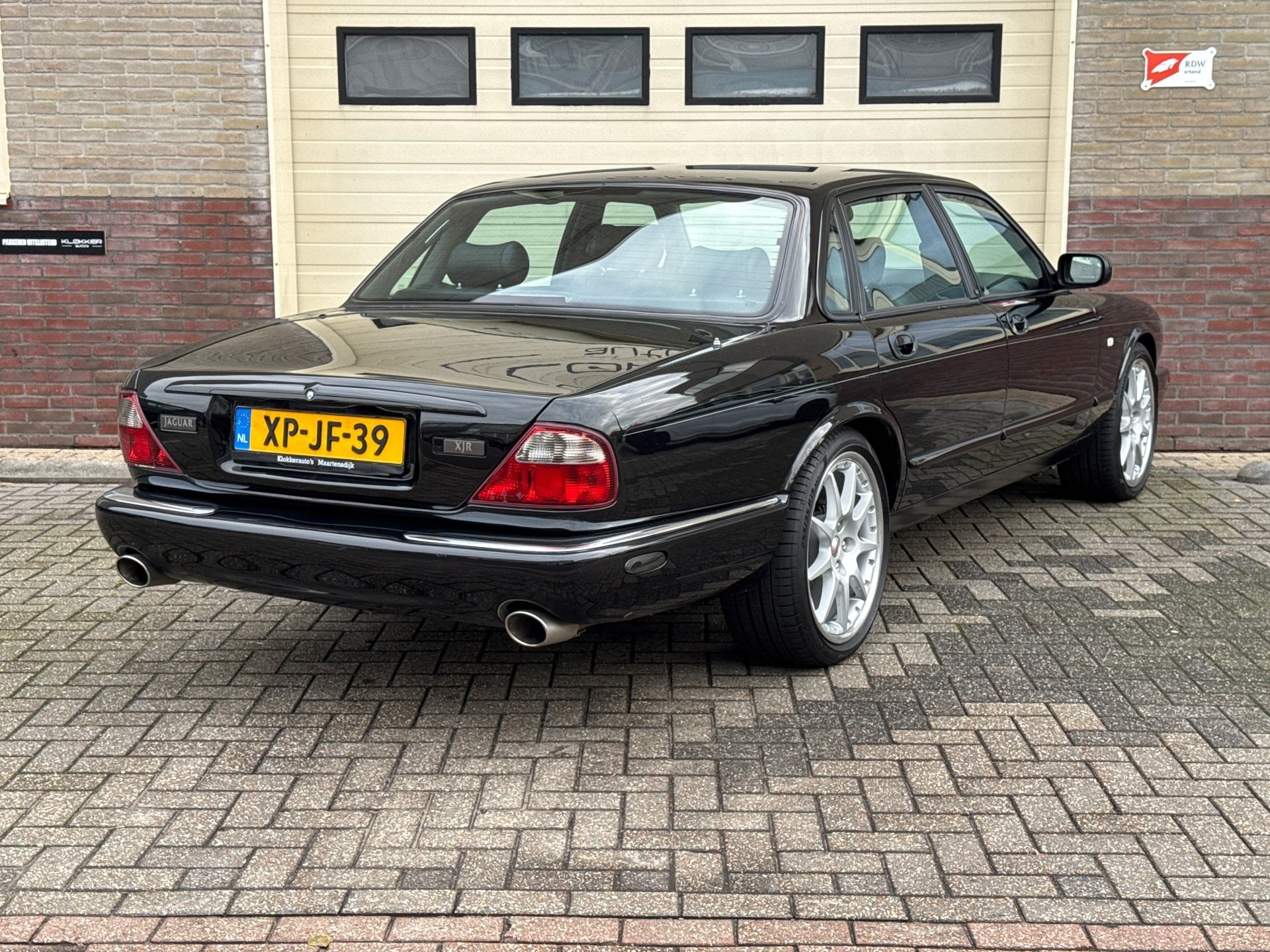 Jaguar XJR 4.0 V8 Supercharged | 19" Montreal | Youngtimer, Achterwielaandrijving, Gebruikt, Zwart, Bedrijf