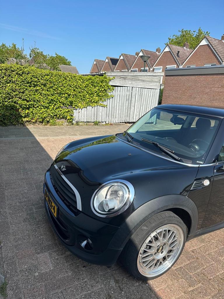 Mini 1.6 ONE 55KW 2012 Zwart, Auto's, Voorwielaandrijving, 4 stoelen, Zwart, Origineel Nederlands