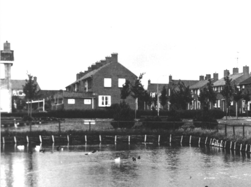 947364	Usquert	Vijver Wederopbouw	Nette kaart Onbeschreven, Ophalen of Verzenden, 1960 tot 1980, Ongelopen, Groningen