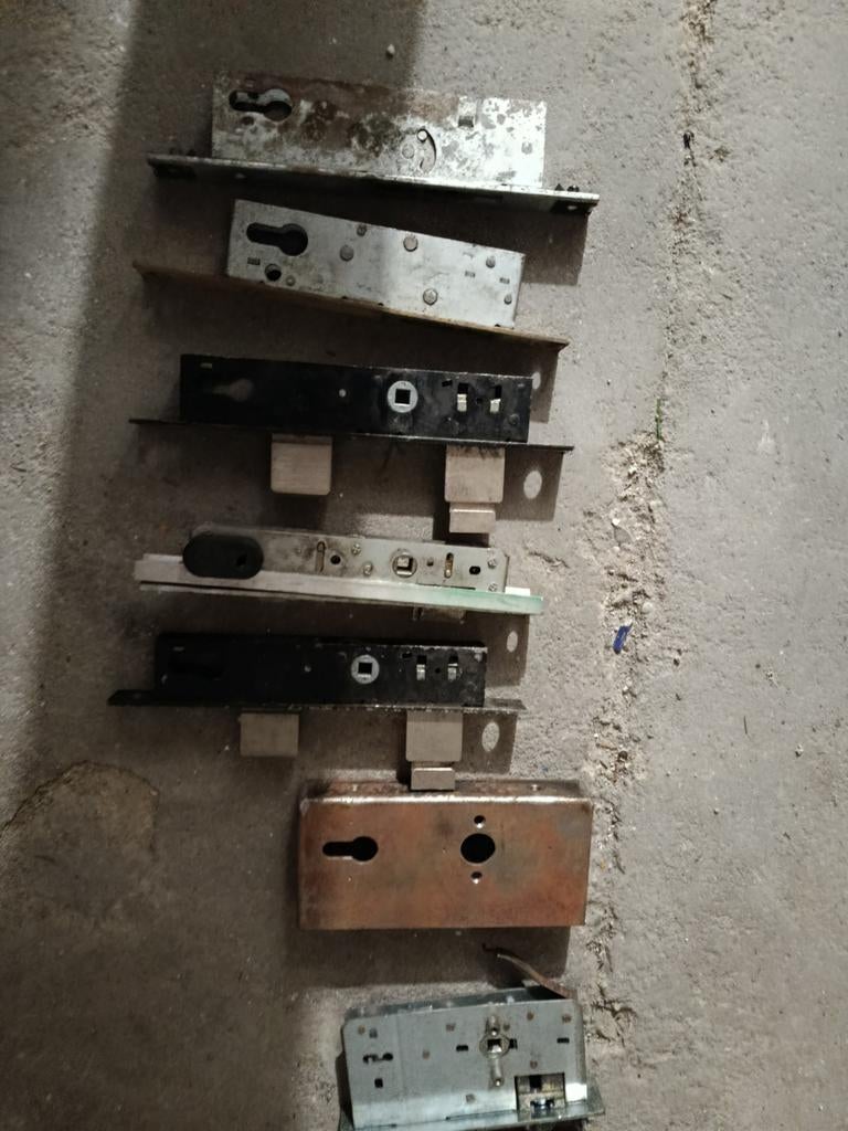 Poort sloten, Ophalen, Slot