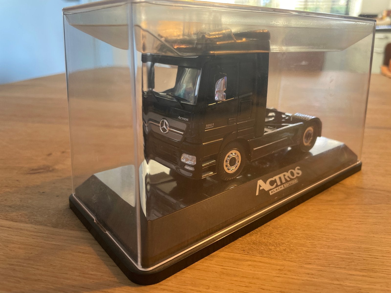 Mercedes-Benz Actros Black Edition modeltruck, 1:32 tot 1:50, Nieuw, Truck, Ophalen