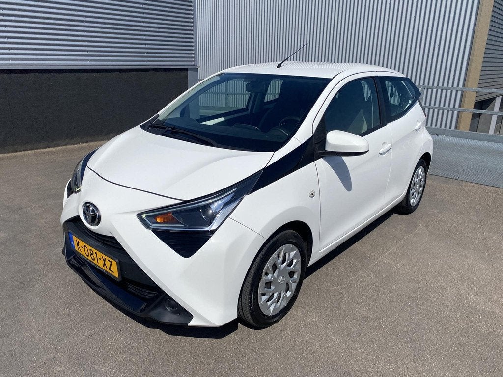 Toyota Aygo 1.0 VVT-i x-play Apple Carplay/Android Auto, ach, Voorwielaandrijving, Stof, Gebruikt, Euro 6
