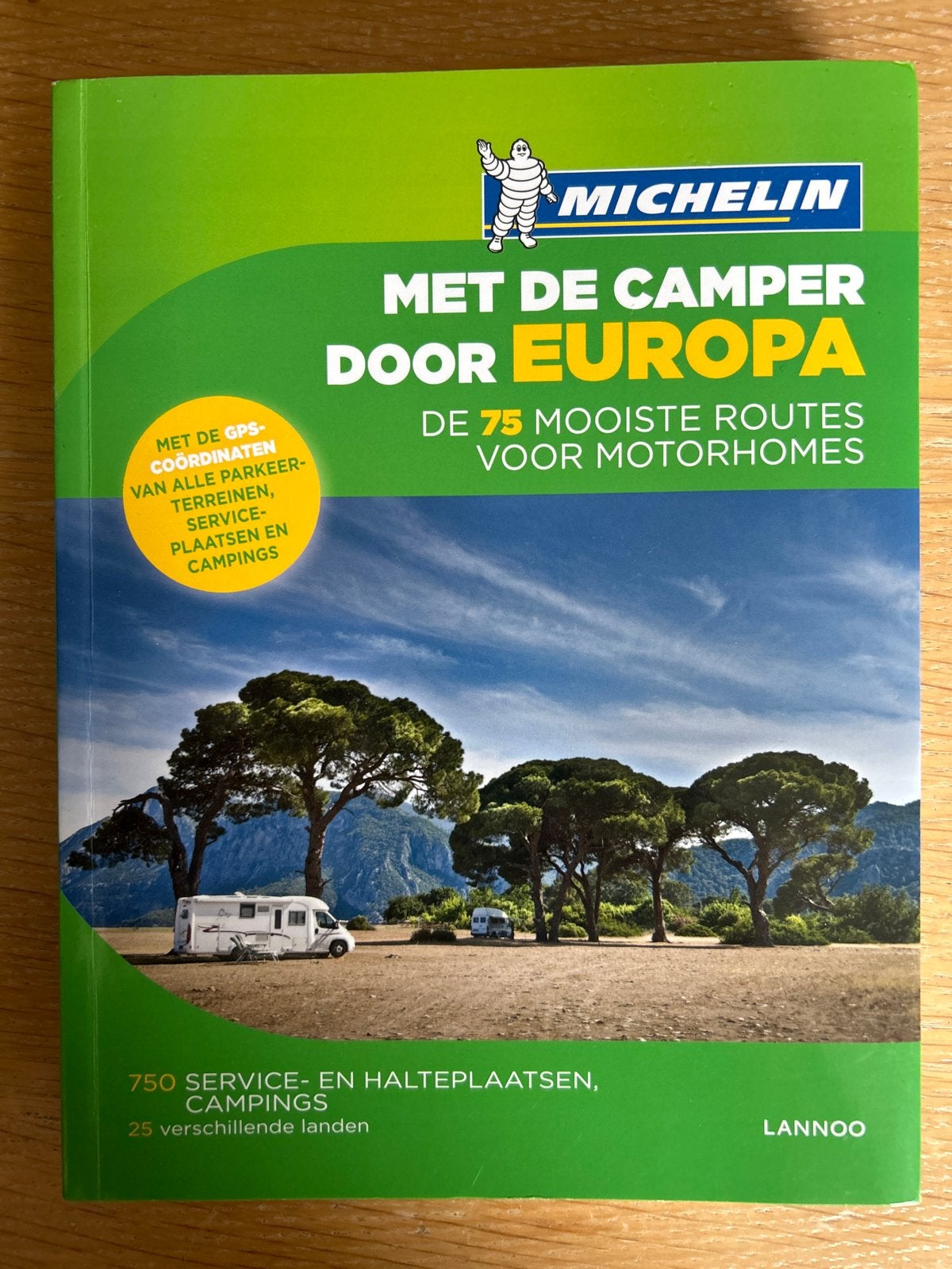 Michelin Met de Camper door Europa, Boeken, Michelin, Europa, Ophalen of Verzenden, Zo goed als nieuw