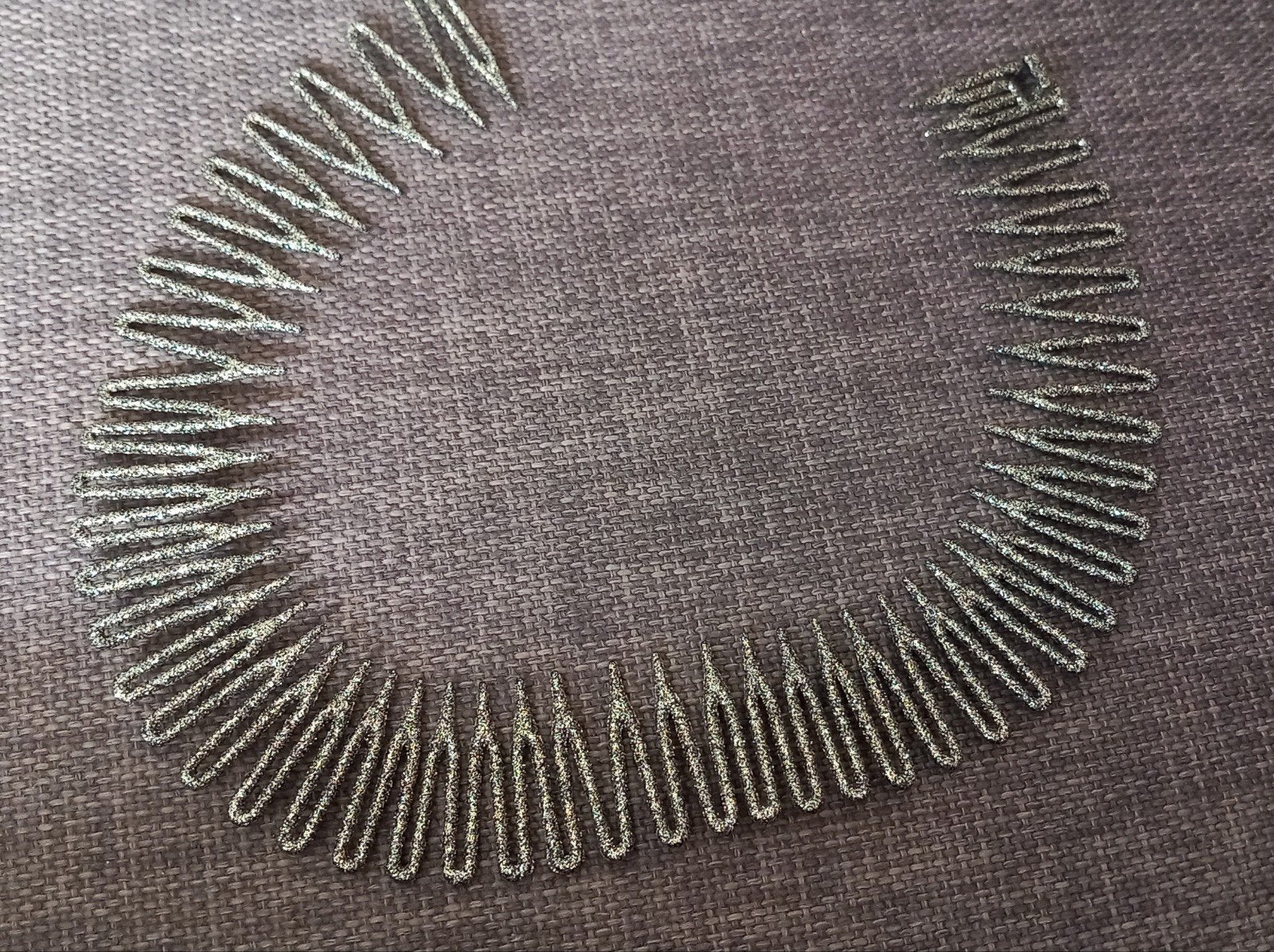 Kamdiadeem / zigzag haarband, goudkleur glitter. Feestelijk., Sieraden, Tassen en Uiterlijk, Ophalen of Verzenden, Nieuw, Haarspeld