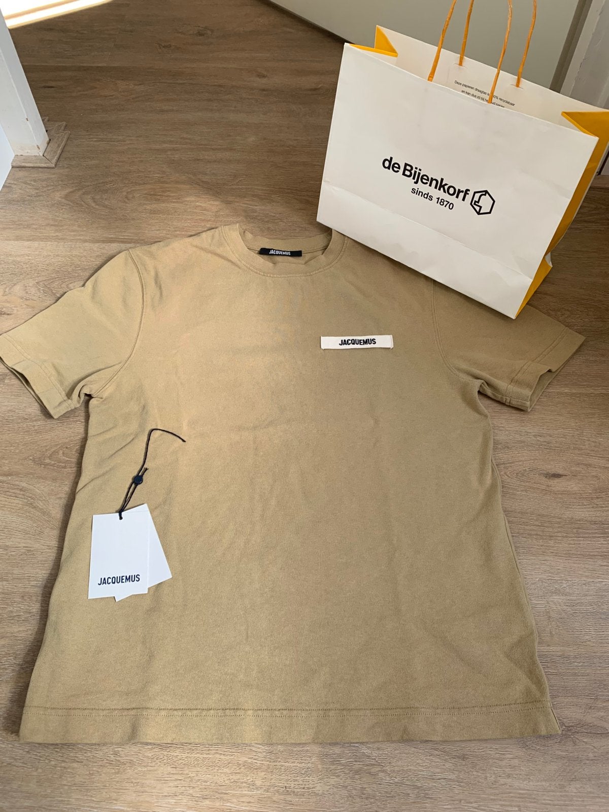 Jacquemus T-shirt beige maat XS, Ophalen of Verzenden, Zo goed als nieuw, Maat 46 (S) of kleiner, Beige