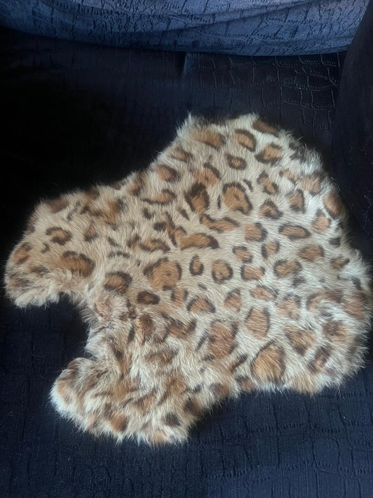 konijnenvacht luipaardprint voor decoratie, Ophalen of Verzenden, Zo goed als nieuw, Bruin
