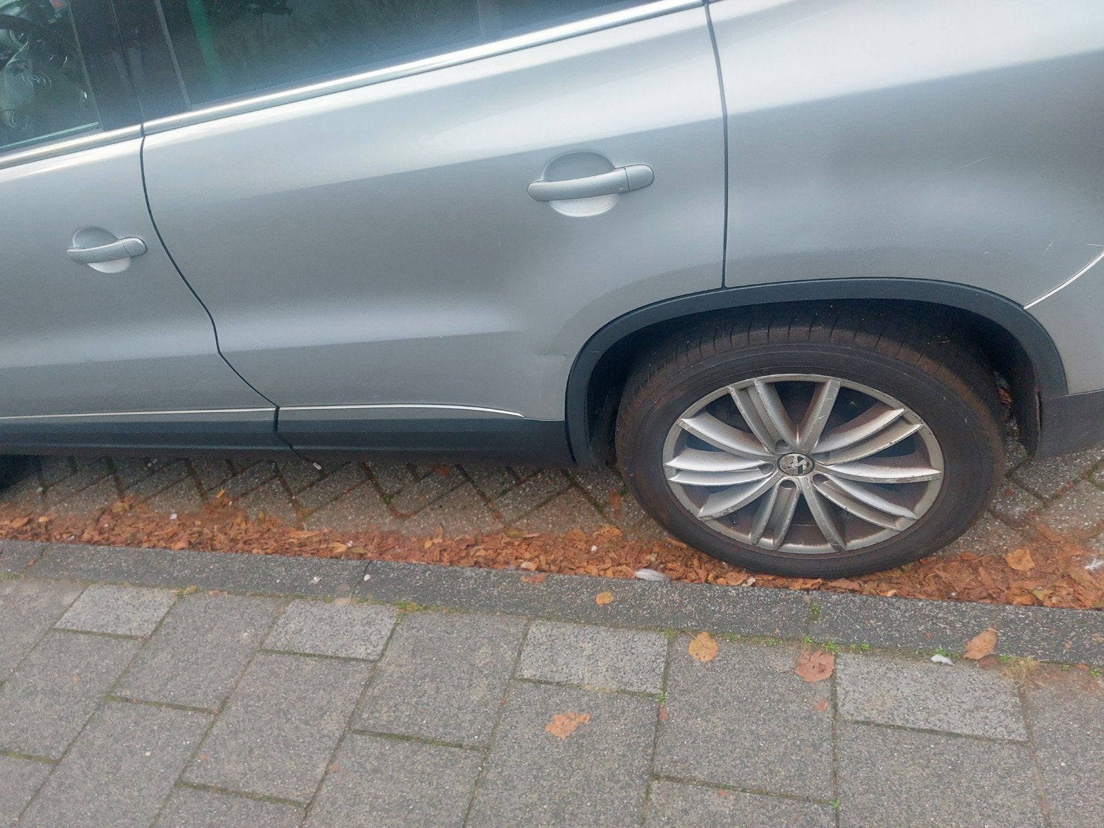 volkswagen tiguan grips 2011, Auto's, 1095 kg, 49 €/maand, 115 pk, 3 cilinders