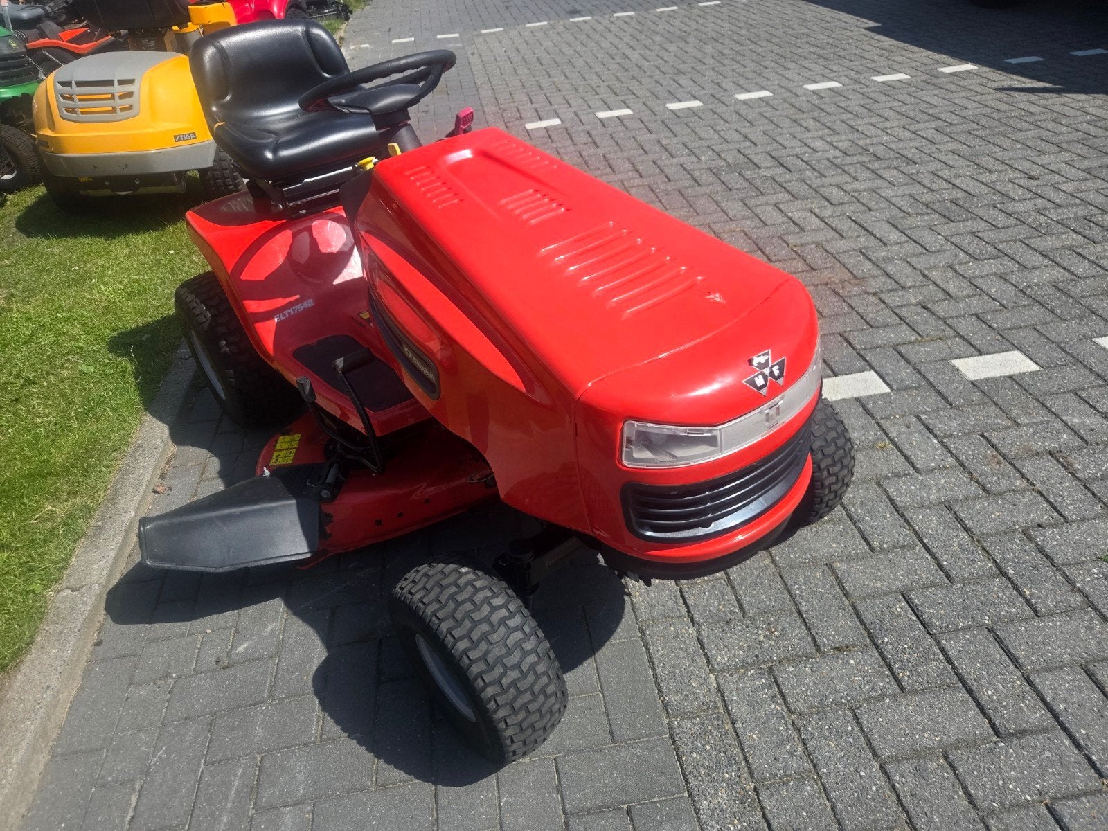 zitmaaier simplicity
hydrostaat / automaat, Ophalen of Verzenden, Zo goed als nieuw, 50 cm of meer