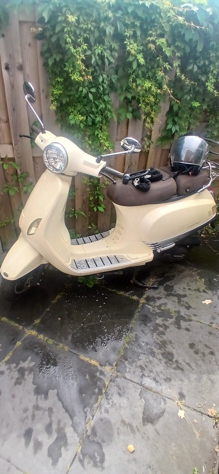 Turbho Scooter - Zo goed als nieuw, inclusief slot en helm, Overige modellen, Maximaal 45 km/u, Ophalen of Verzenden, Zo goed als nieuw