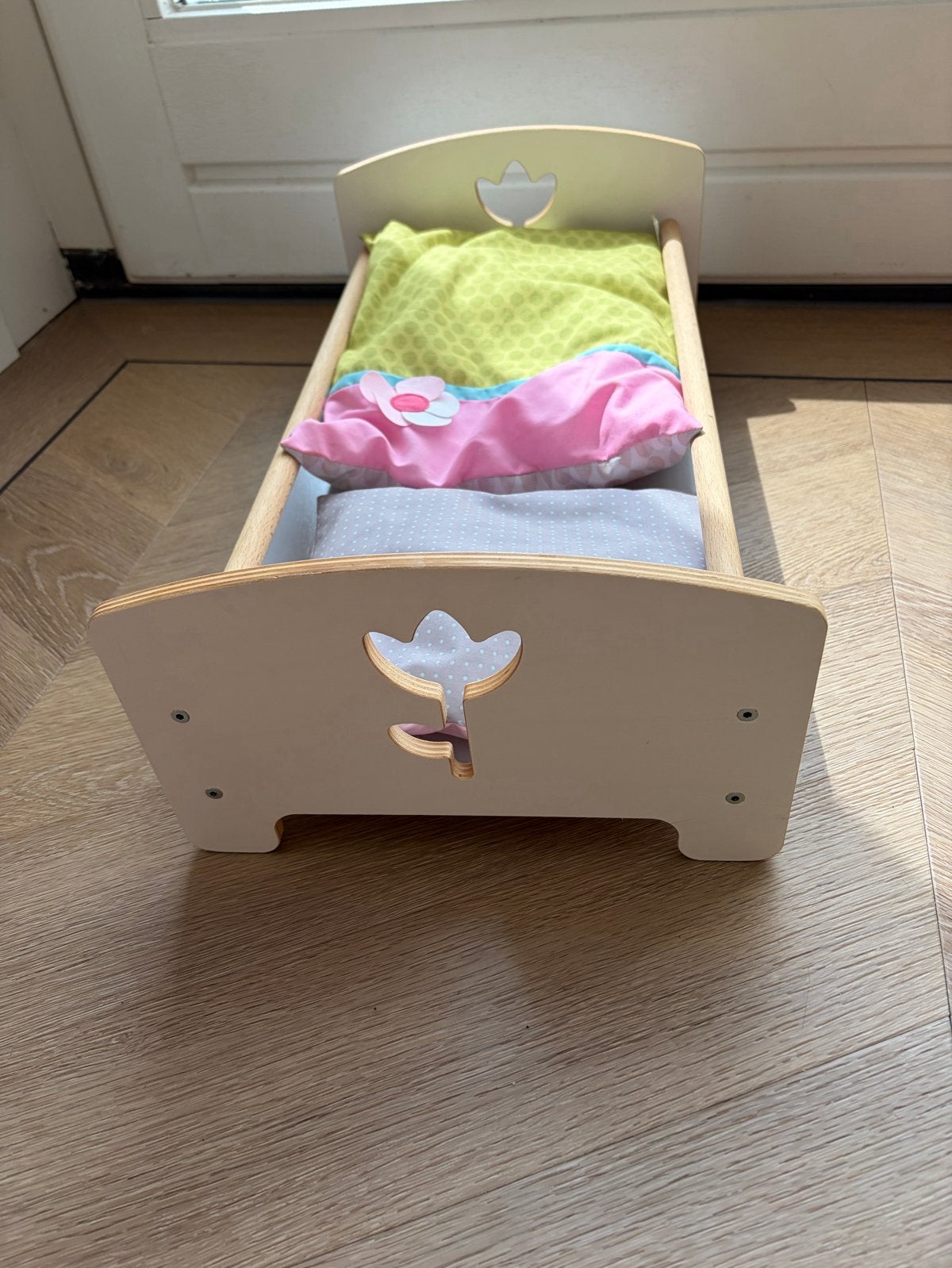 Houten poppenbedje Haba met beddengoed, Kinderen en Baby's, Speelgoed | Poppen, Ophalen, Zo goed als nieuw, Overige typen