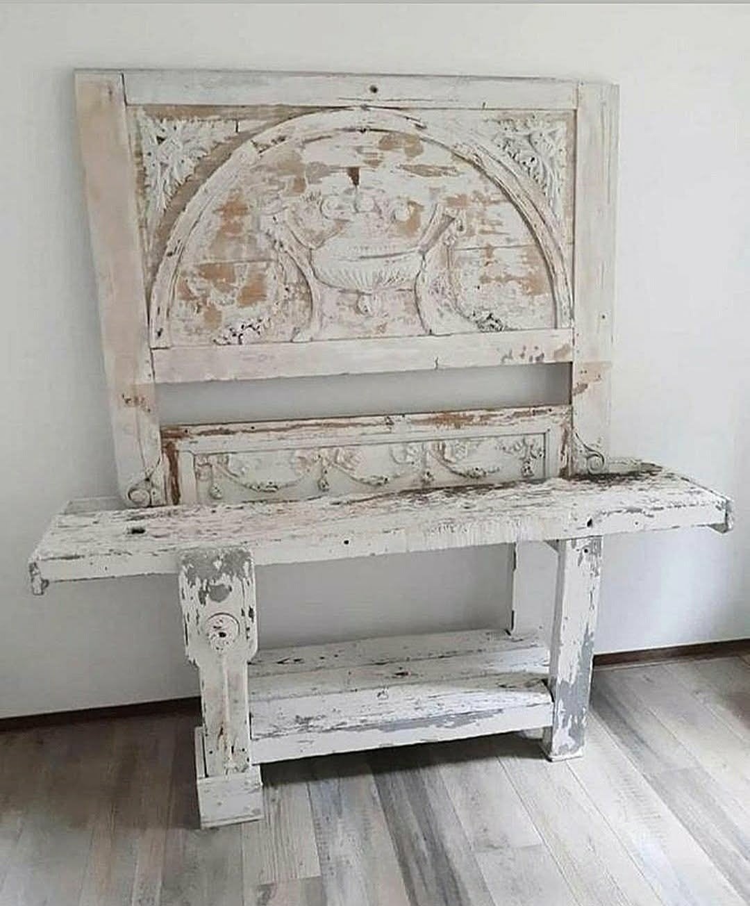 Antieke brocante Franse werkbank in de oude verf sidetable., Ophalen, Gebruikt