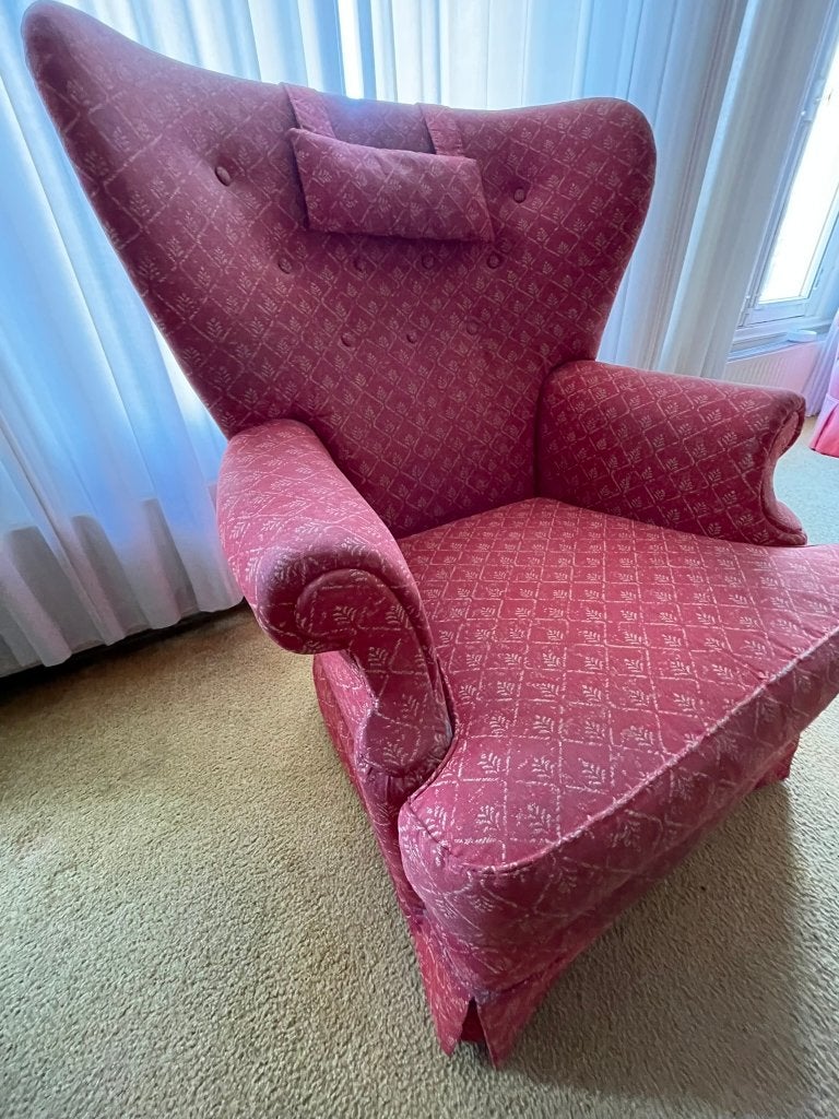 Vintage oorfauteuil, bordeauxrood met motief, Antiek en Kunst, Ophalen