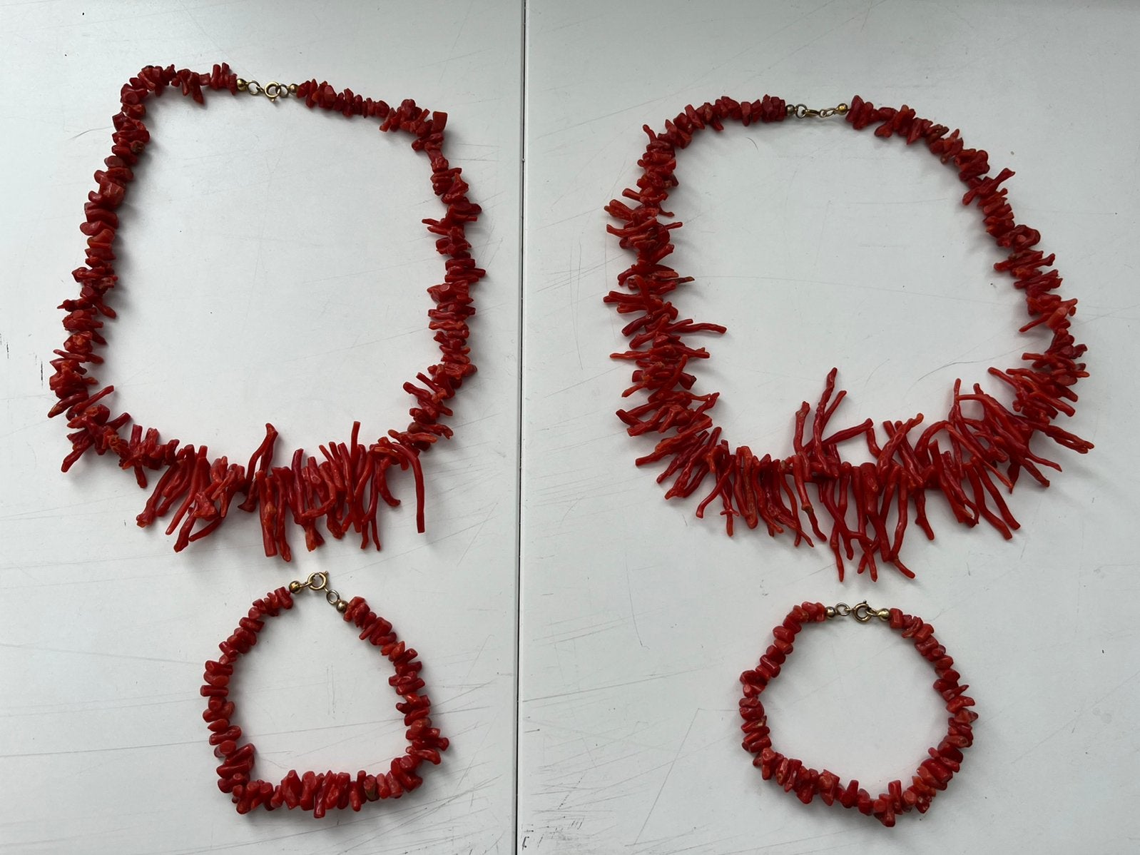 Vintage bloedkoraal ketting met armband, Sieraden, Tassen en Uiterlijk, Overige materialen, Gebruikt, ., Ophalen of Verzenden