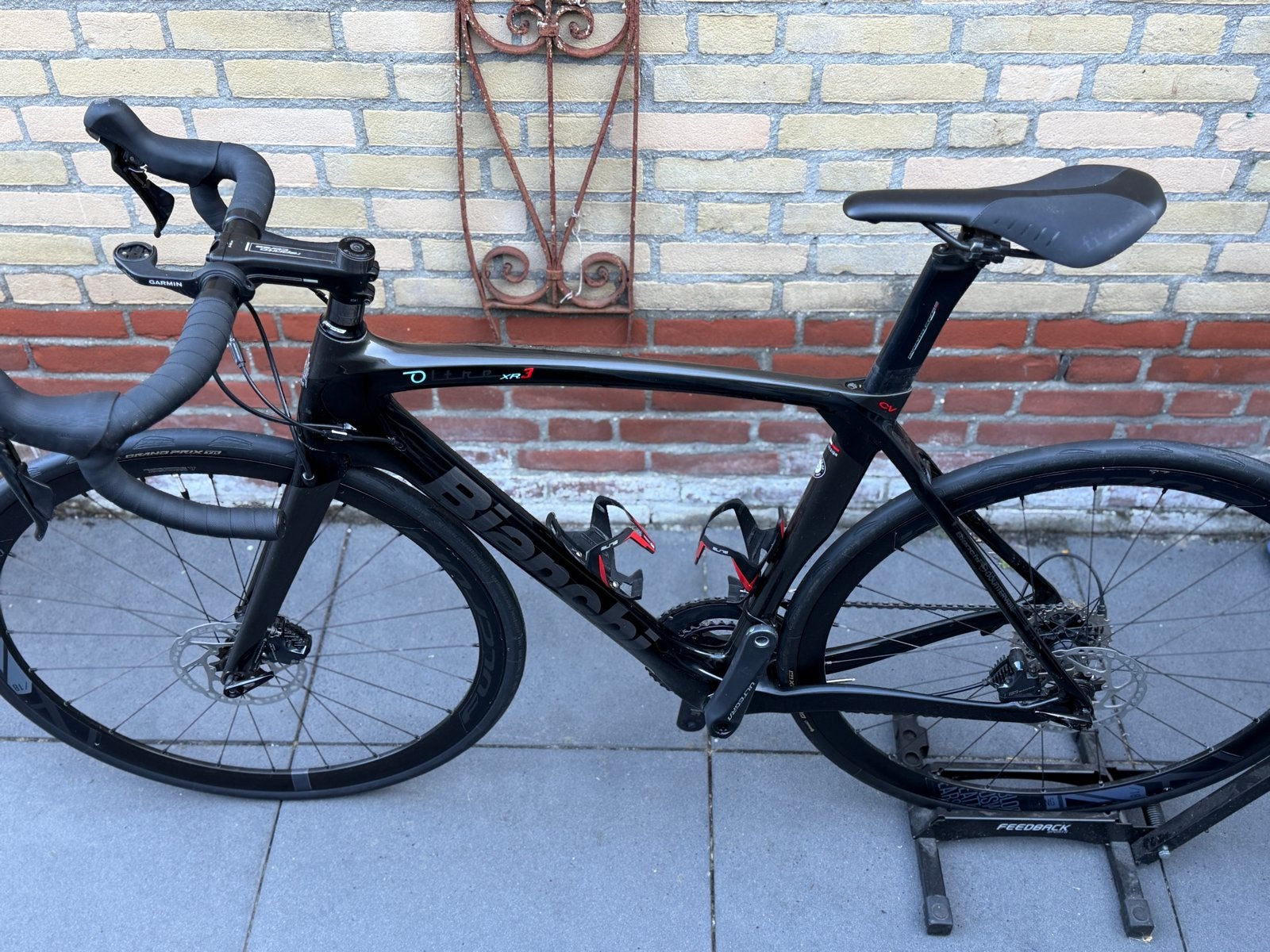 Bianchi Oltre Xr3 -  Ultegra 11sp Black Graphite Full Glossy, 28 inch, Zo goed als nieuw, Meer dan 20 versnellingen, Schijfrem
