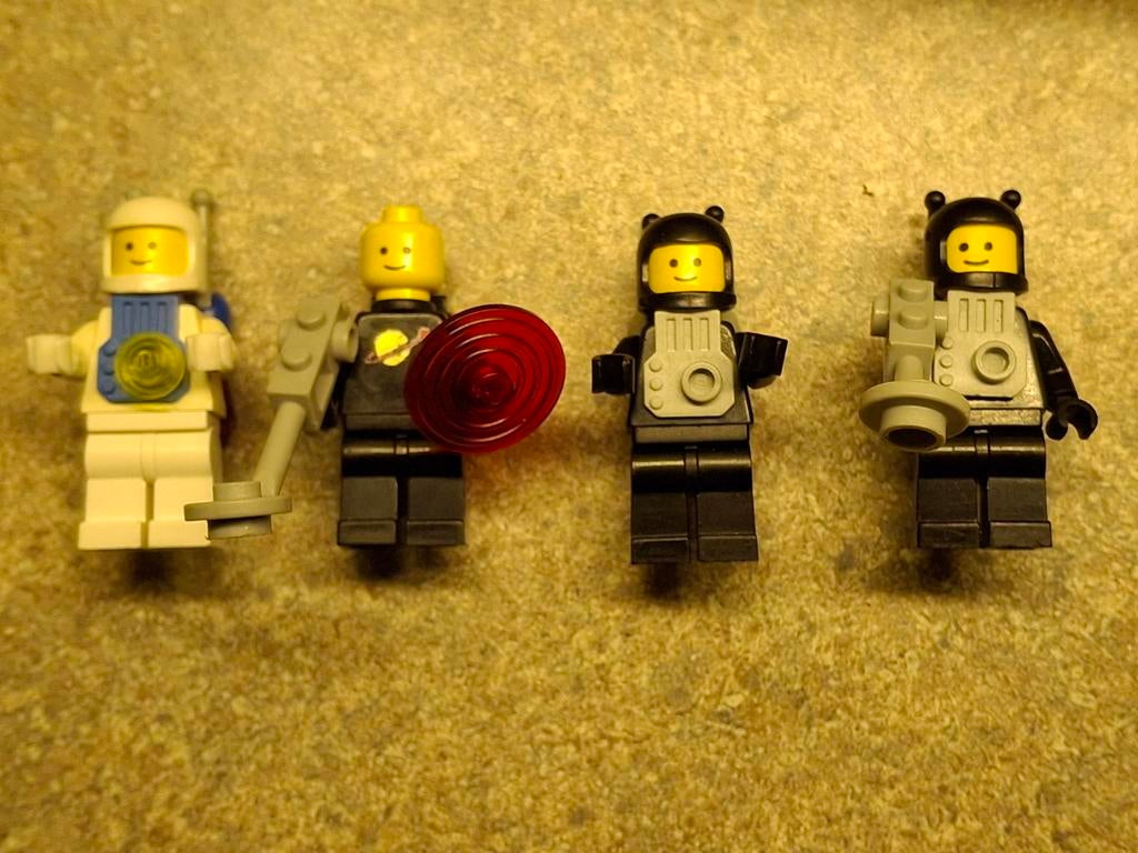 Lego Space. 4 x Zeldzame Oude Space Minifiguren., Ophalen, Gebruikt
