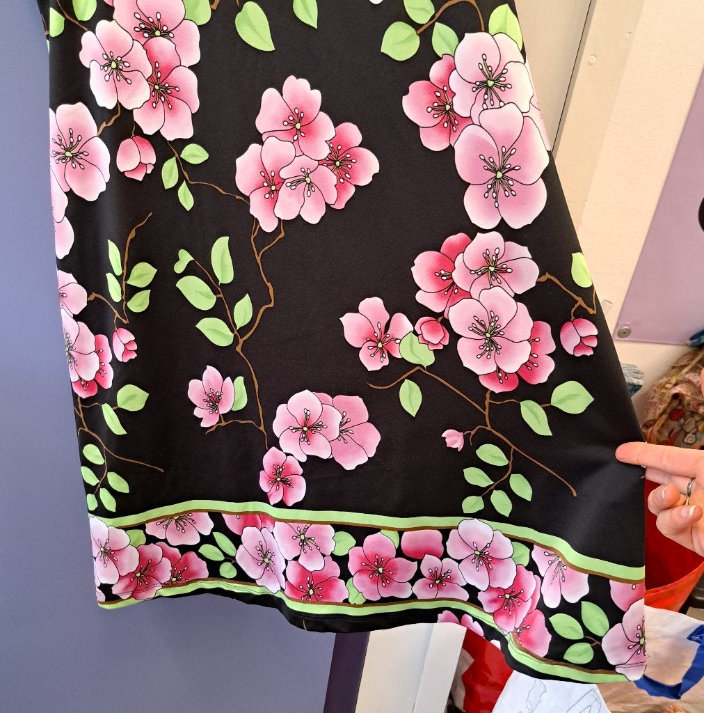 King Louie jurk zwart met roze grote bloemen mt S nr 44917, Kleding | Dames, ., Ophalen of Verzenden, Zo goed als nieuw, King Louie