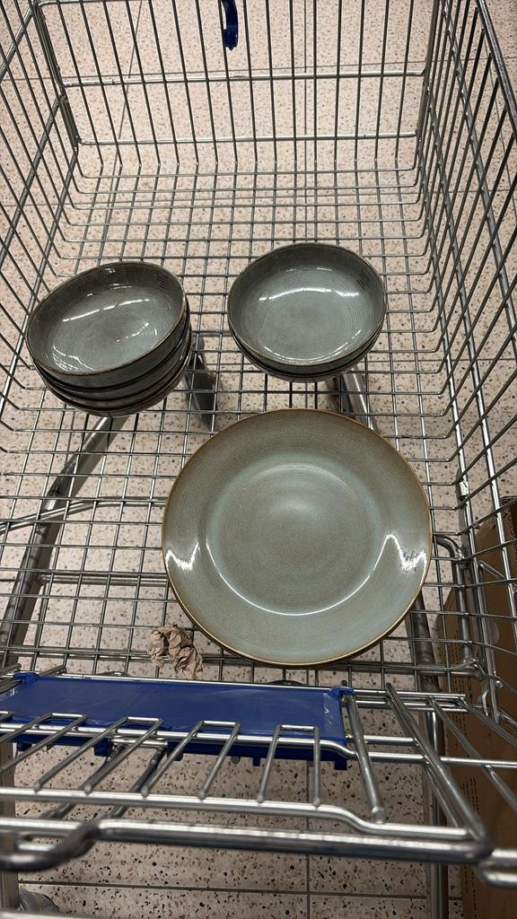 Te koop gevraagd Sandscape servies groen Action, Ophalen of Verzenden, Zo goed als nieuw, Bord(en), Overige stijlen