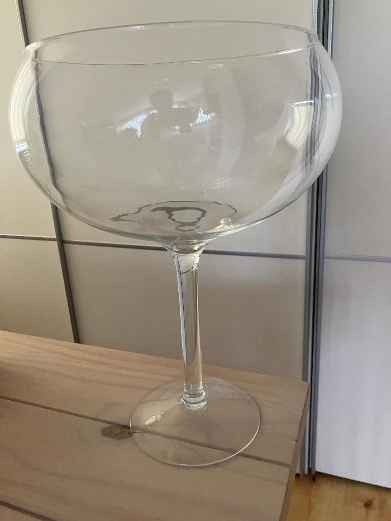 glazen schaal op hoge voet NIEUW, Huis en Inrichting, Woonaccessoires | Schalen en Manden, Ophalen, Schaal, Rond, Nieuw