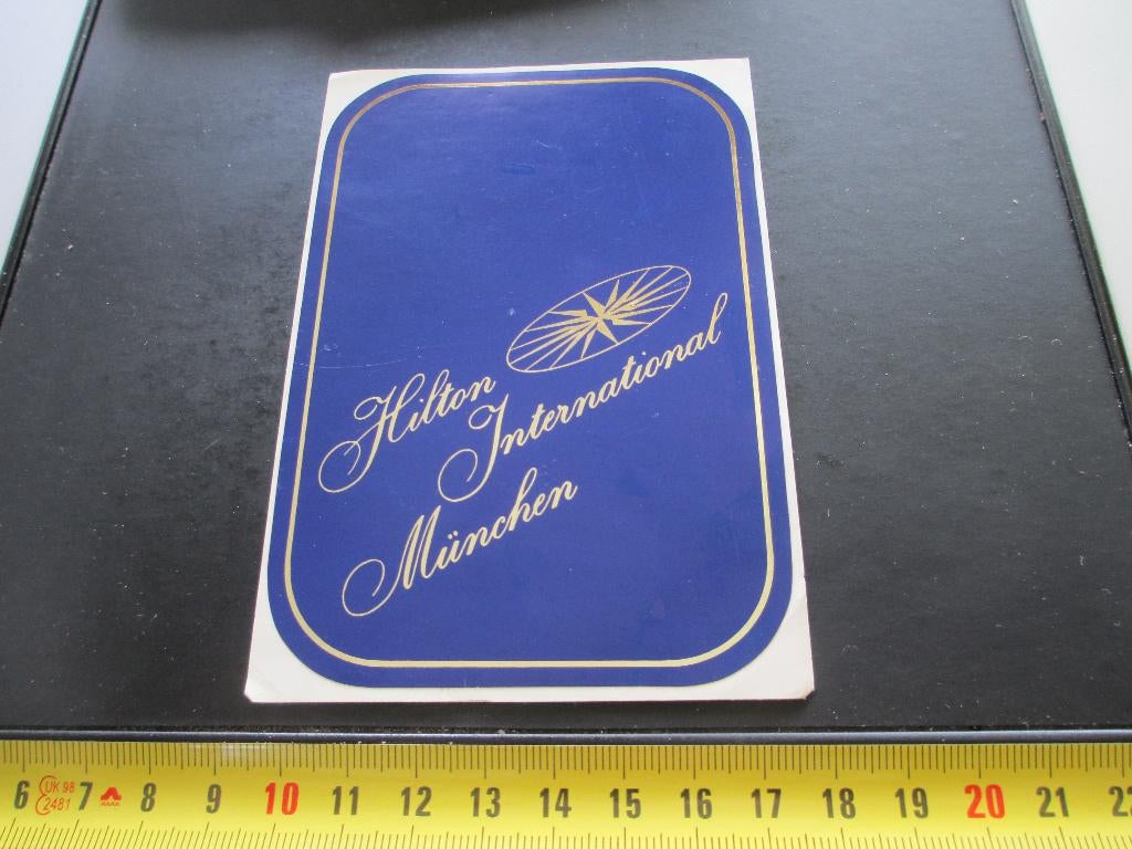 sticker Duitsland München   Hilton International, Verzamelen, Ophalen, Zo goed als nieuw