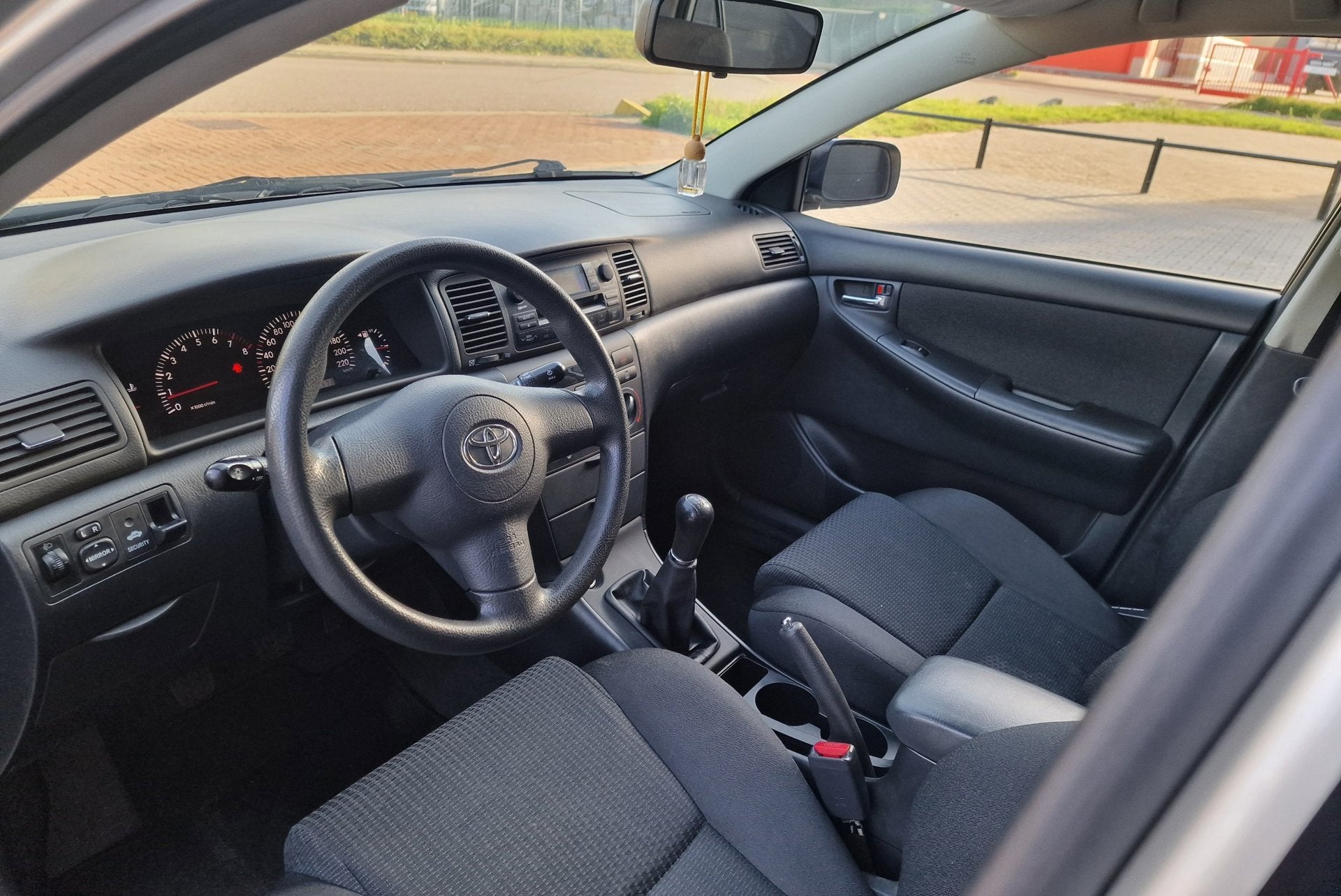 Foto 9 van Toyota Corolla 1.6 VVT-i Linea Terra AIRCO IJSKOUD 2 X SLEUT