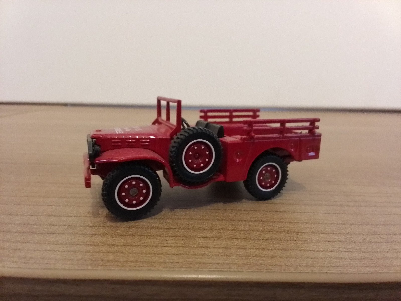 DODGE  4x4. rood., Ophalen of Verzenden, Zo goed als nieuw, Auto, Overige merken