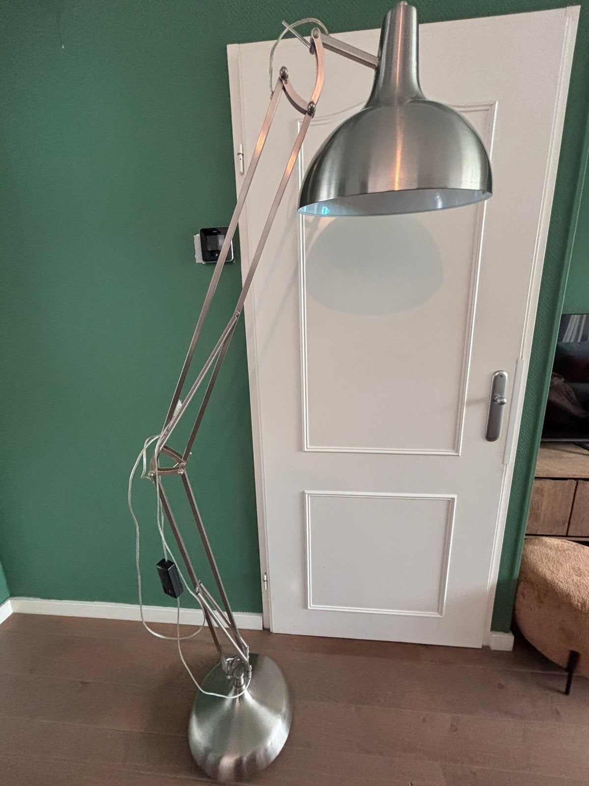 Dimbare vloerlamp met verstelbare arm, Huis en Inrichting, Lampen | Vloerlampen, Ophalen, Zo goed als nieuw, Metaal, 150 tot 200 cm