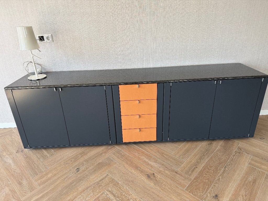 Interlubke dressoir met zwarte granieten top, Huis en Inrichting, Ophalen, Overige materialen, Gebruikt, 200 cm of meer