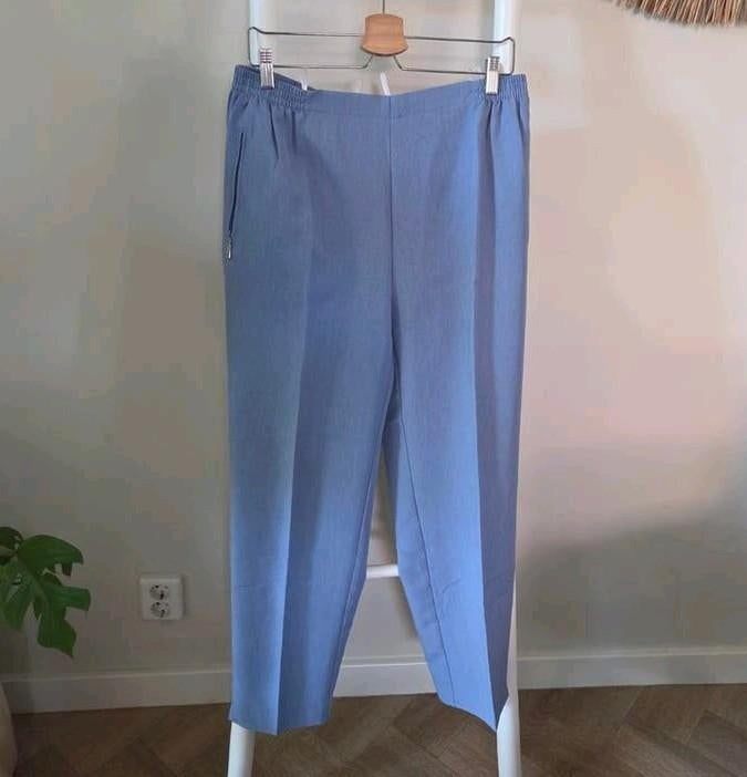 Lichtblauwe broek, maat 50 magna atelier promiss, Ophalen of Verzenden, Gedragen, Maat 46/48 (XL) of groter, Blauw
