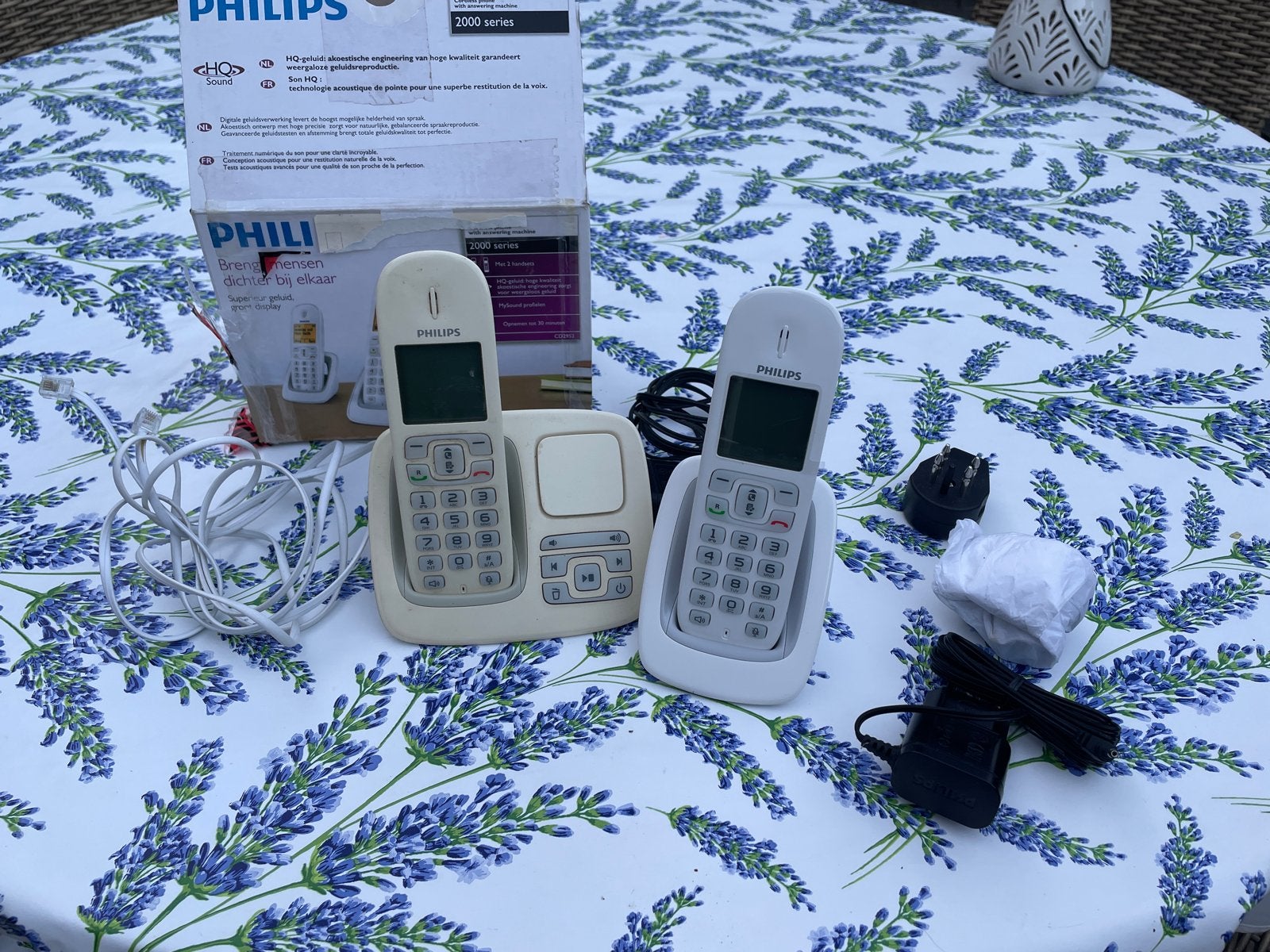 Philips 2000 serie draadloze telefoon met twee handsets, Telecommunicatie, Ophalen, Gebruikt, 2 handsets