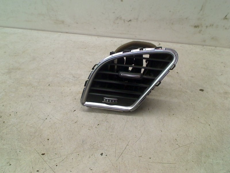Dashboard Luchtrooster Links A5 Sportback (8TA) 2013, Gebruikt, Auto-Union-Straße  1, Ingolstadt 85057, , Duitsland, Info@audi.de