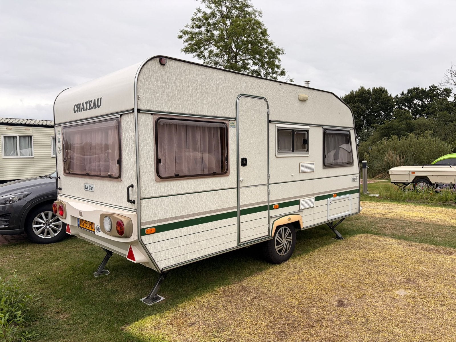 Chateau la car 434c  (1997), Caravans en Kamperen, Chateau, Luifel, Omvormbare zithoek, Treinzit