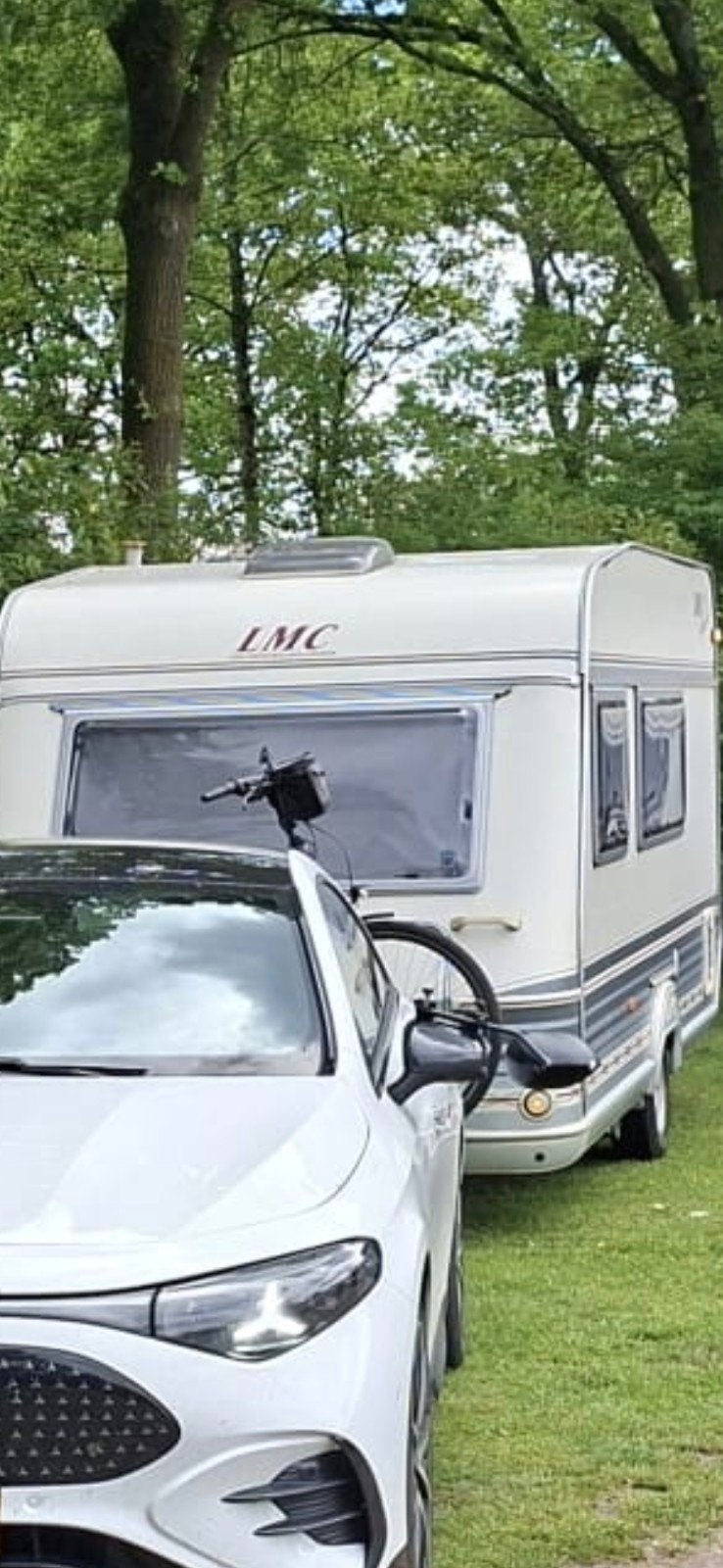 LMC Luxus 450 Caravan uit 1999 + mover in uitstekende staat, Caravans en Kamperen, Caravans, Dwarsbed, Treinzit, Tot en met 3