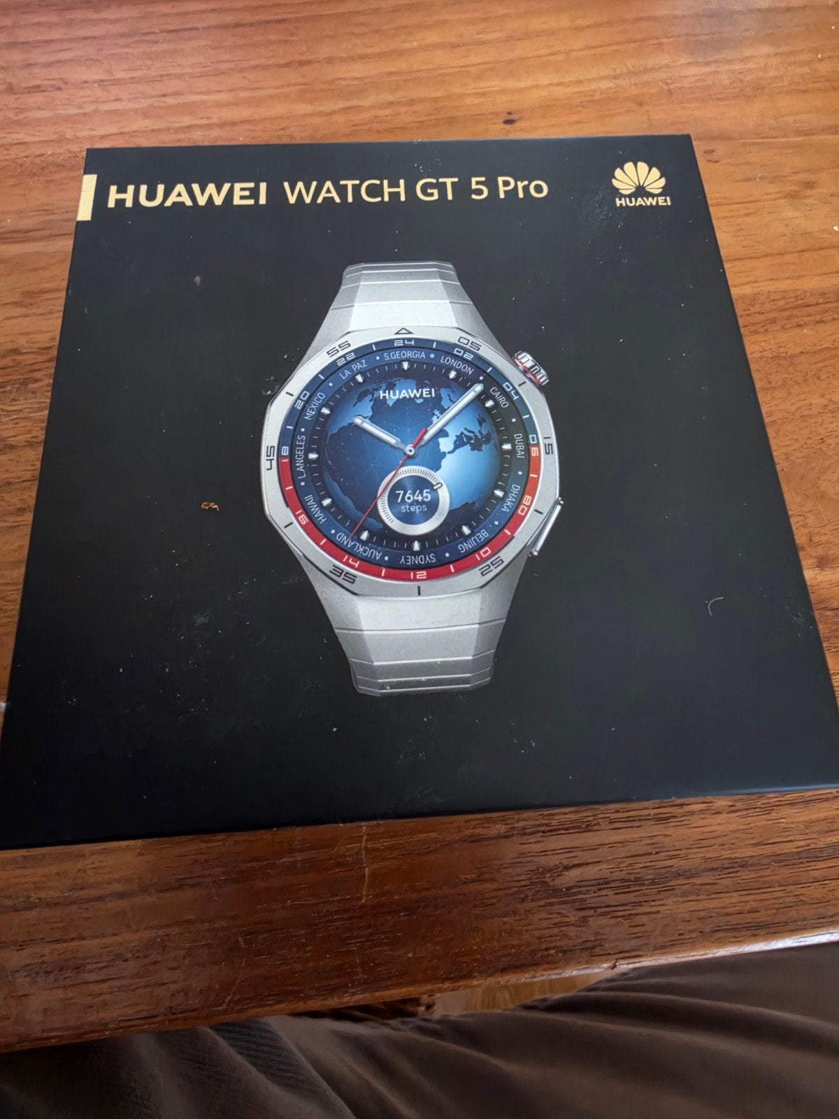 Foto 6 van Huawei Watch GT 5 Pro Titanium - Z.G.A.N. met accessoires