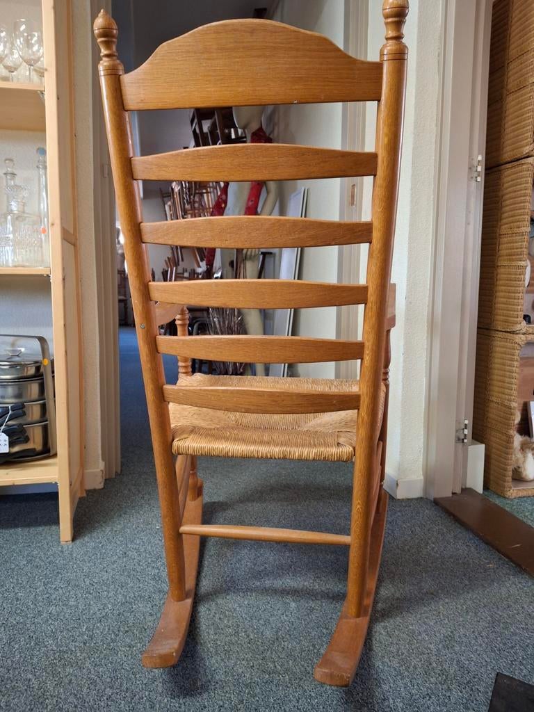 Mooie Houten Schommelstoel met rieten zitting, Ophalen, Gebruikt, Bruin, Hout
