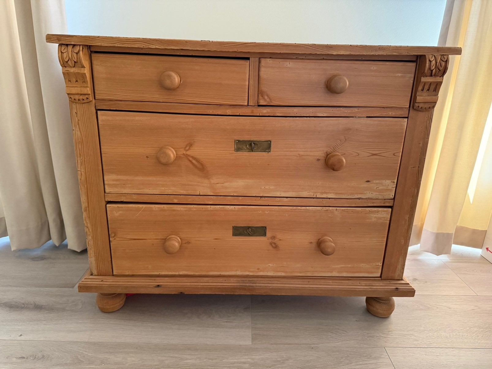 Antieke grenen commode, Gebruikt, 50 tot 100 cm, 3 of 4 laden, Minder dan 100 cm