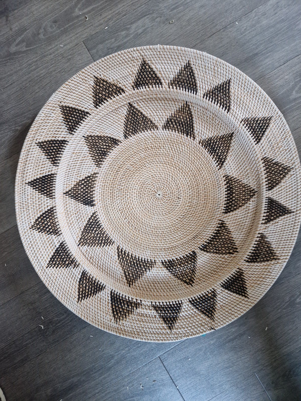 Nieuw rieten dienblad met geometrisch patroon, Ophalen, Rond, Nieuw, Handgemaakt
