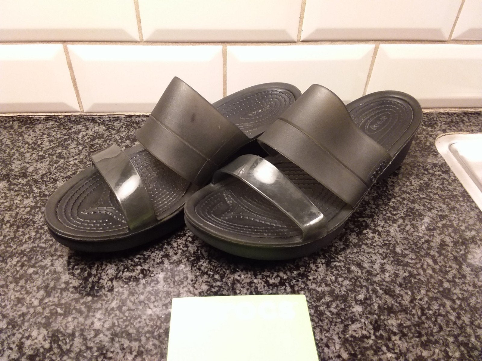 Crocs Colorblock slippers. Maat 37/38, Ophalen of Verzenden, Zo goed als nieuw