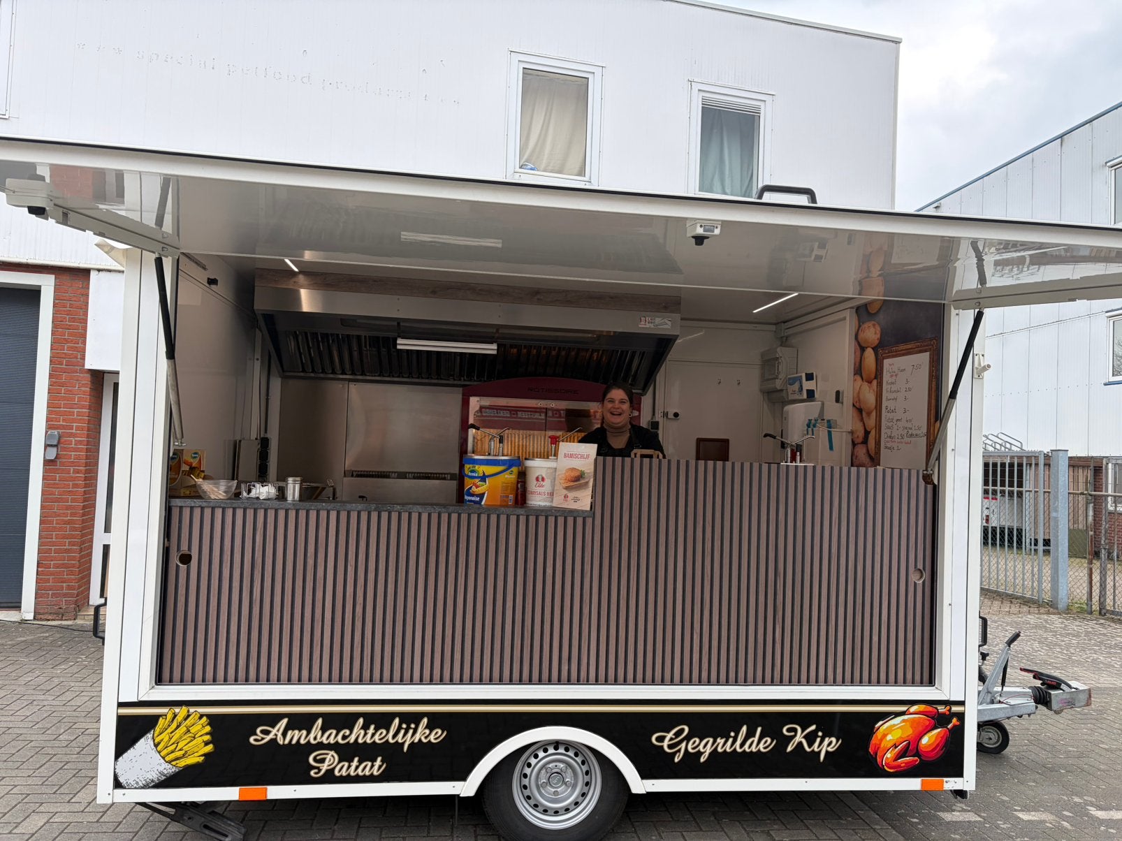 Foodtruck Polcamp1.8, Ophalen