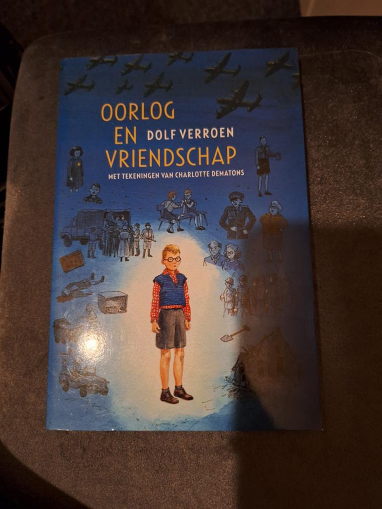 Dolf Verroen - Oorlog en vriendschap, Ophalen of Verzenden, Zo goed als nieuw, Dolf Verroen