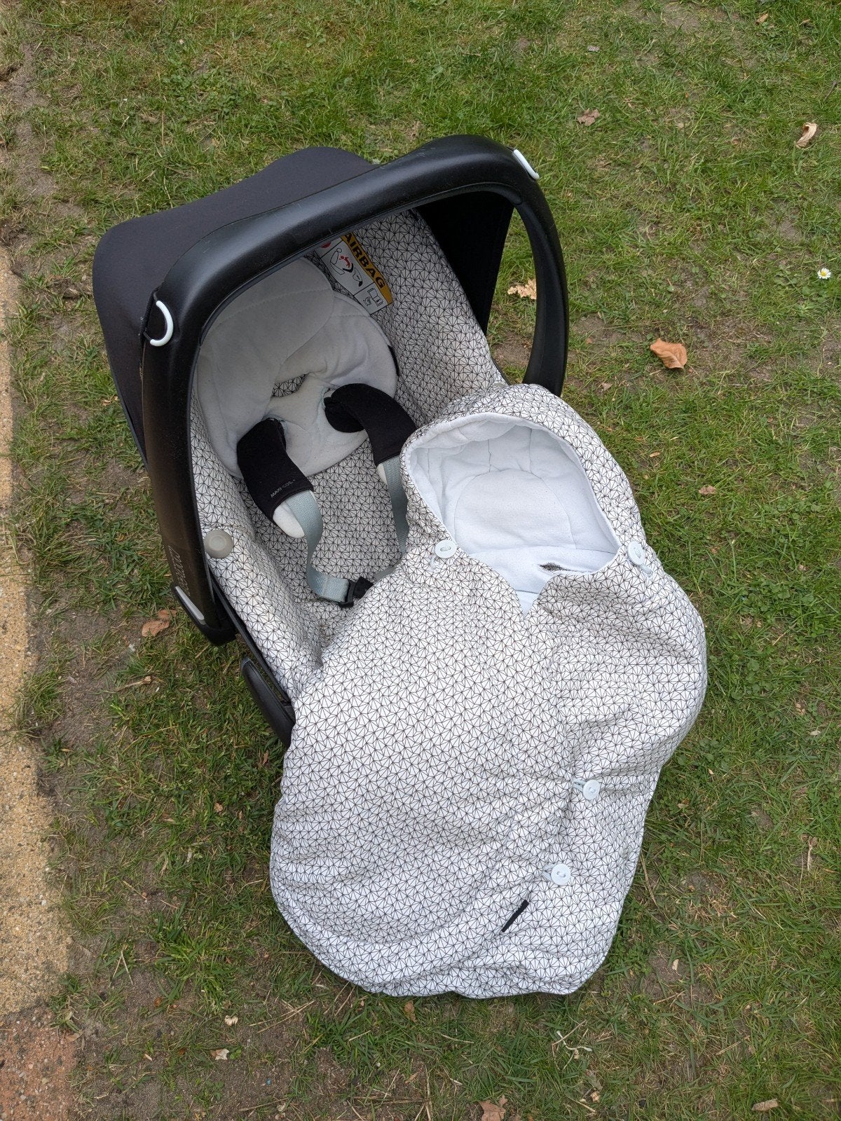 Maxi-Cosi Pebble autostoeltje met trappelzak/voetenzak, Ophalen of Verzenden