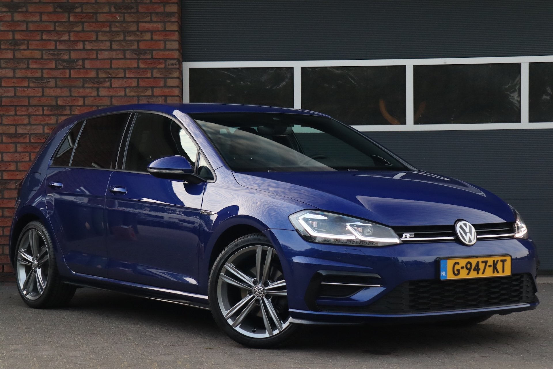 Volkswagen Golf 1.5 TSI 2x R-line, Dynaudio, trekhaak, 4 cilinders, 150 pk, Blauw, Alcantara