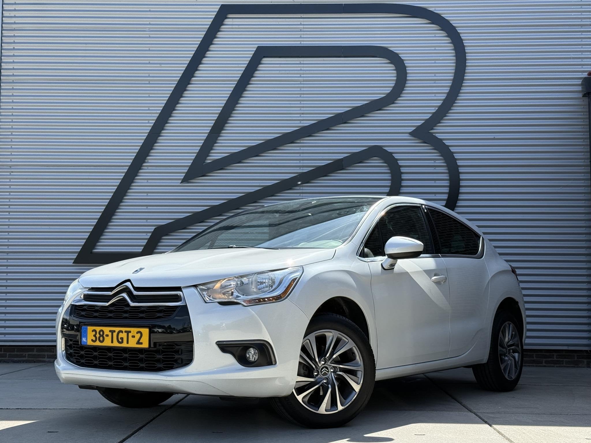 Citroen DS4 1.6 VTi So Chic 2e Eigenaar|Clima|Cruise|Trekhaa, Auto's, Euro 5, Gebruikt, 4 cilinders, Leder en Stof