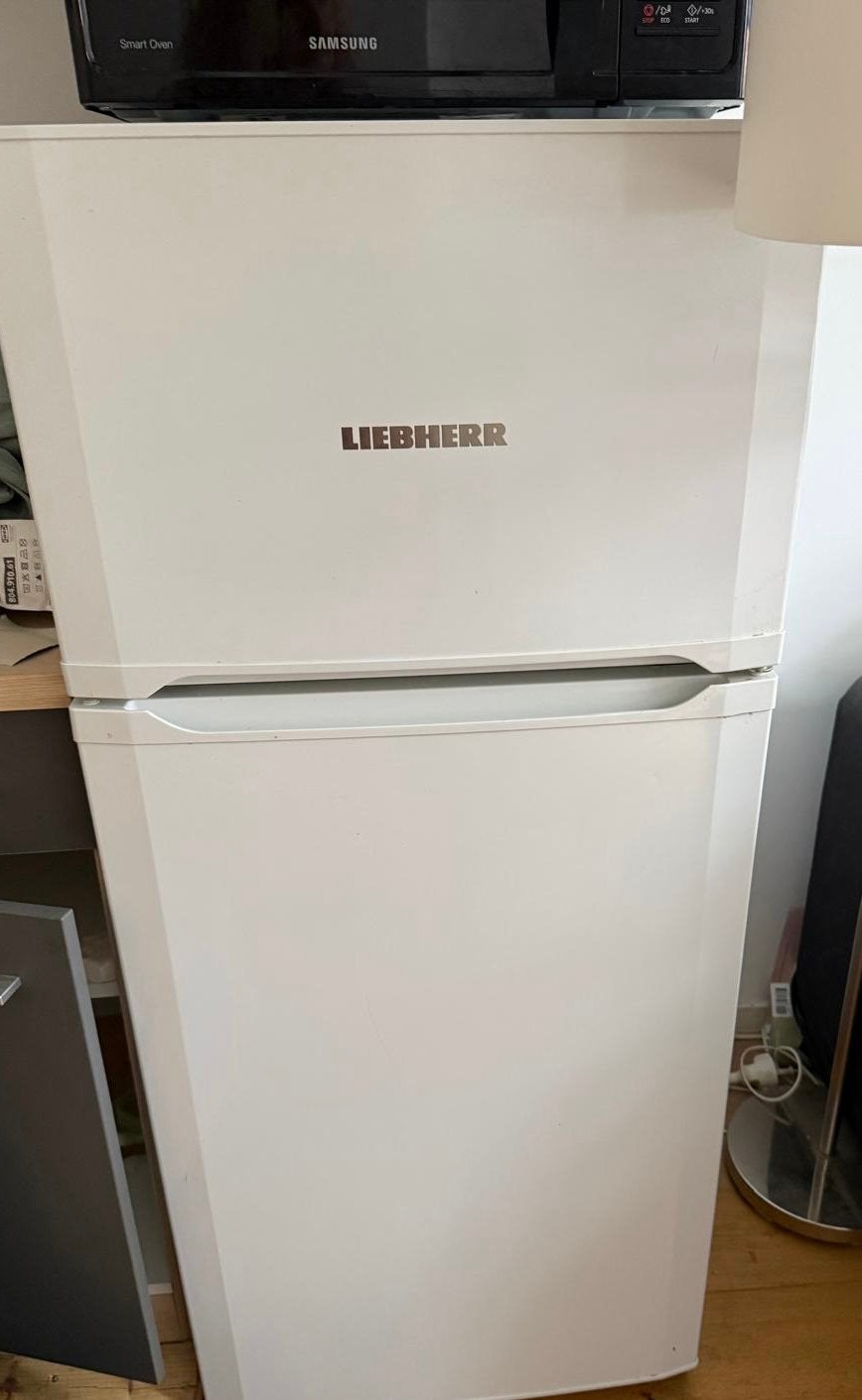 Gratis op te halen, ijskast + bed, 200 liter of meer, Ophalen of Verzenden, Zo goed als nieuw, 160 cm of meer