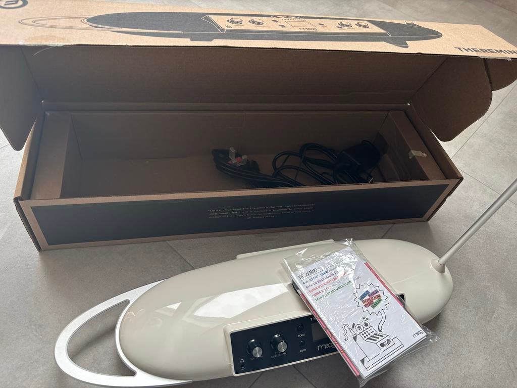 Moog Theremini in nieuwstaat, Muziek en Instrumenten, Ophalen of Verzenden, Zo goed als nieuw, Overige aantallen, Overige merken