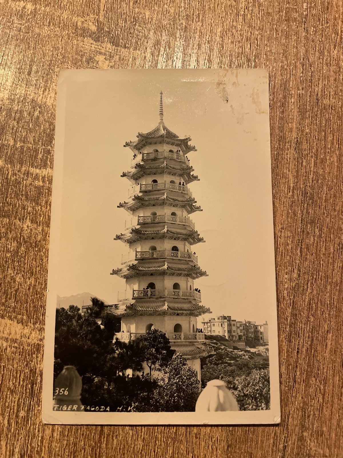 Oude ansichtkaart Tiger Pagoda, Hong Kong (1951), Ophalen of Verzenden, 1940 tot 1960, Gelopen, Buiten Europa