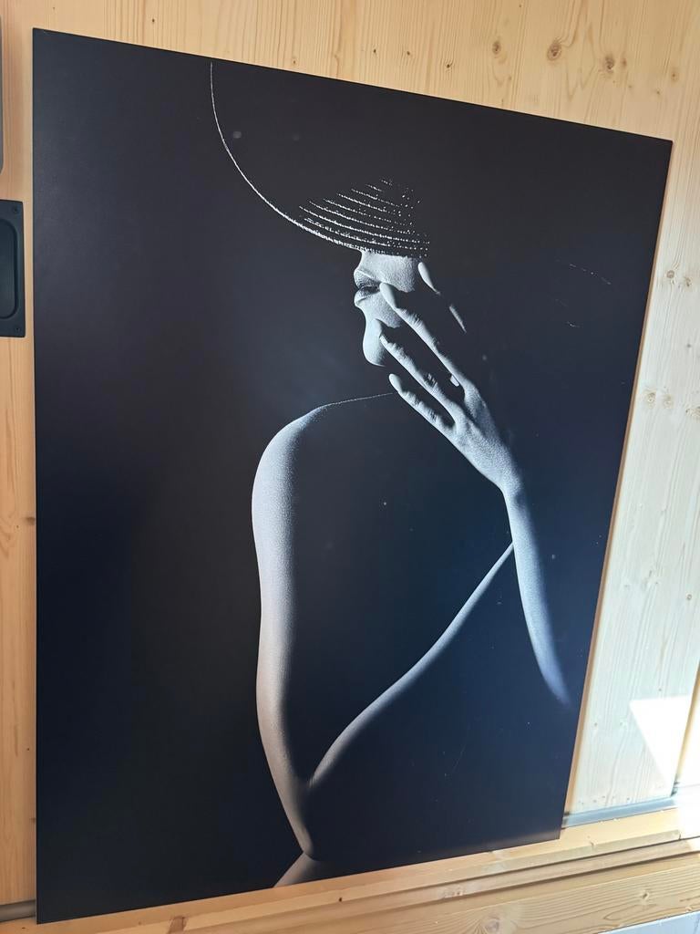 Modern schilderij vrouw met hoed - Zwart/grijs - 99x70 cm, Ophalen of Verzenden