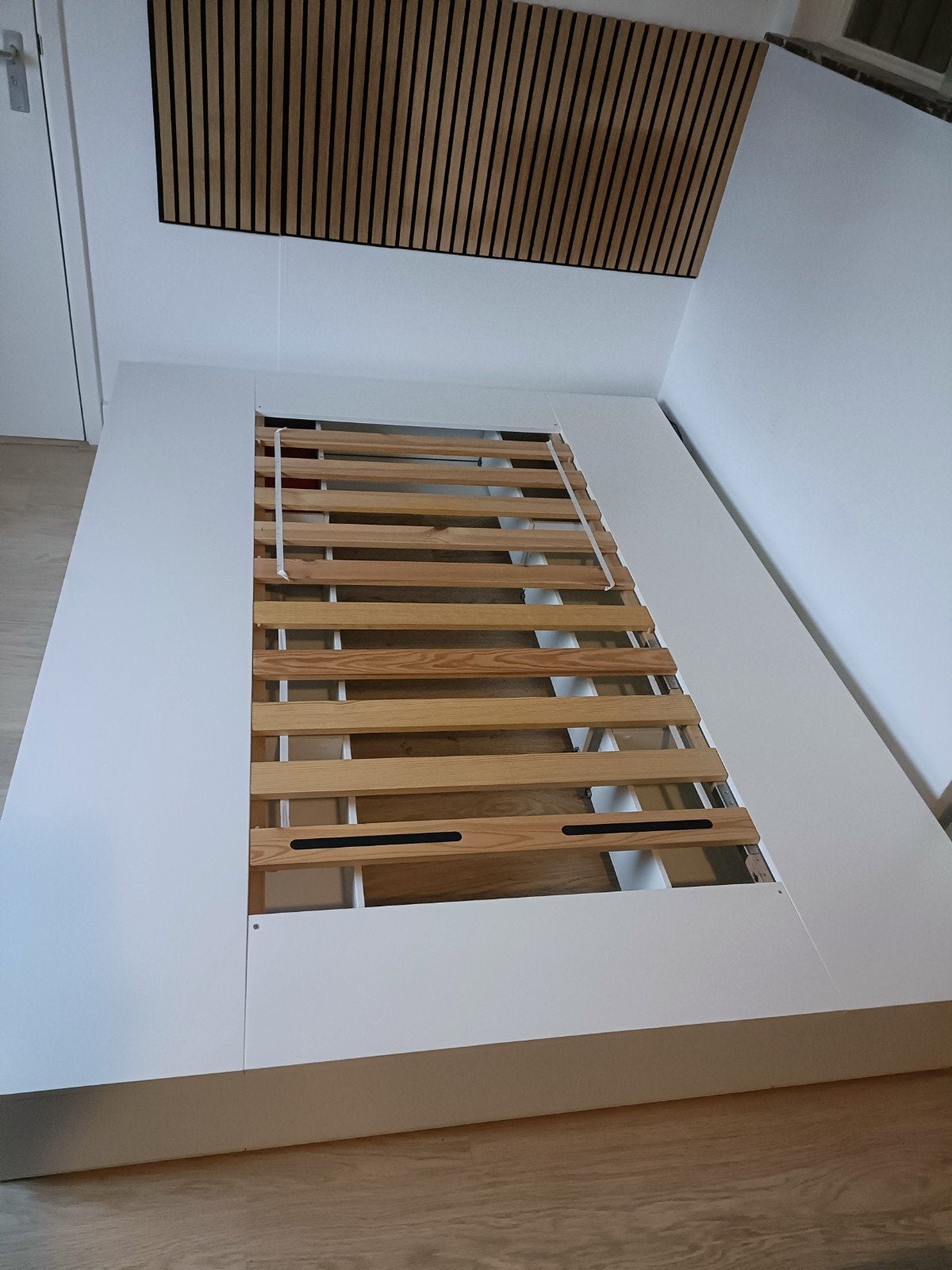 Boxspring bed with storage, Huis en Inrichting, Ophalen, Gebruikt, Wit, Modern met opbergruimte